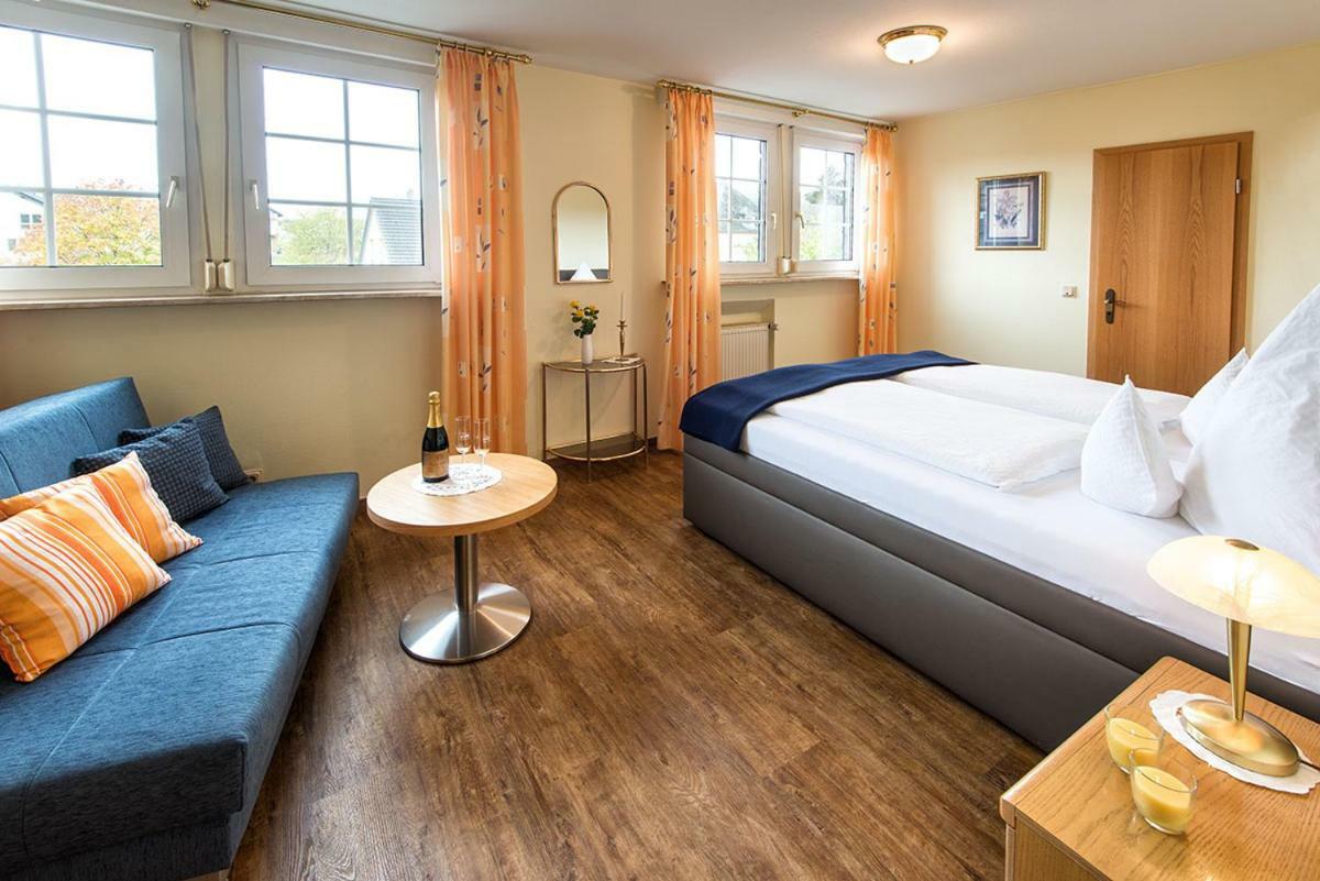 Wein & Gastehaus Hermeshof Hotel ทริทเท็นไฮม์ ภายนอก รูปภาพ